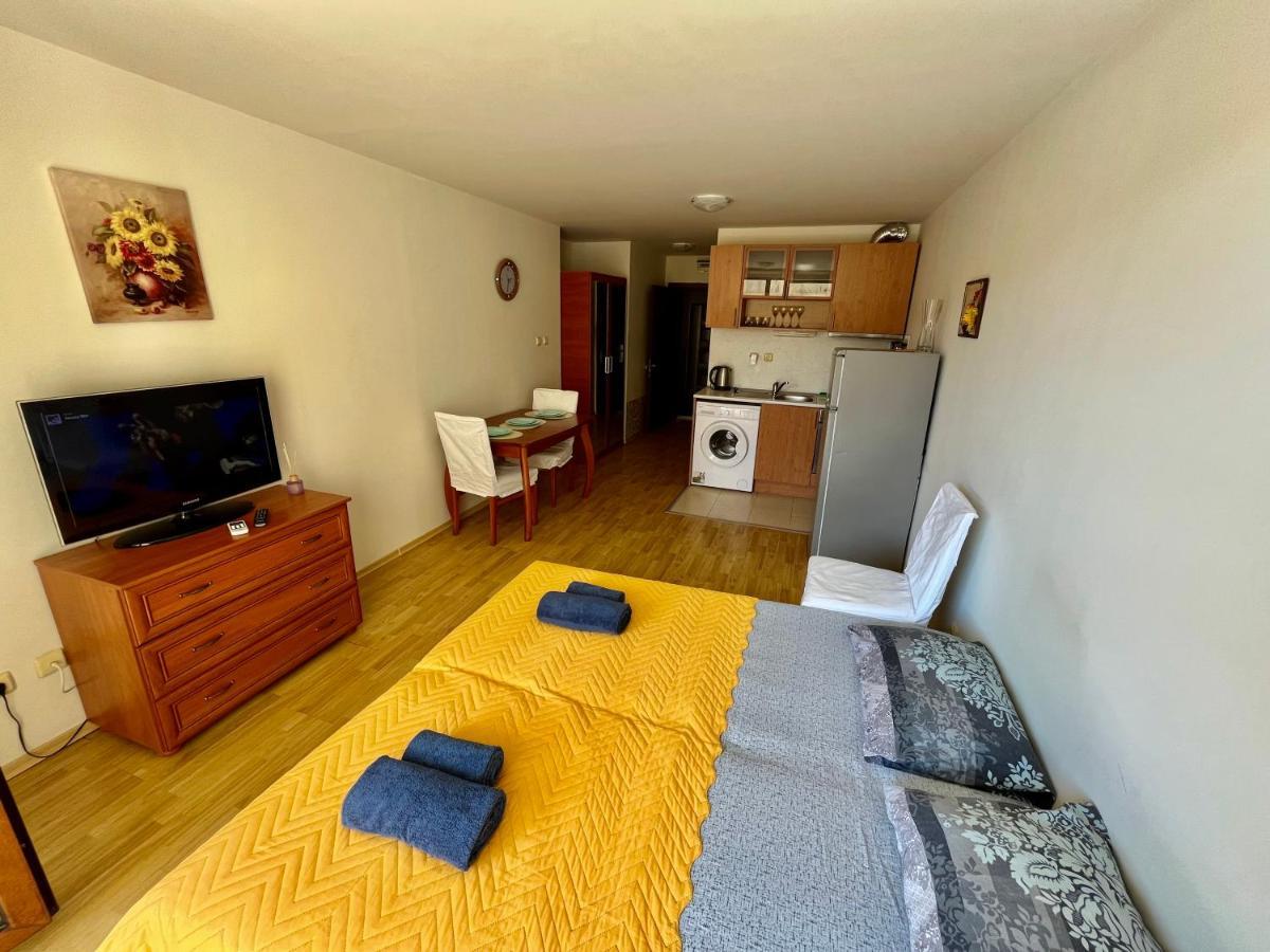 Alexandr Apartments Vigo 네세부르 외부 사진